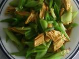 腐竹炒芹菜
