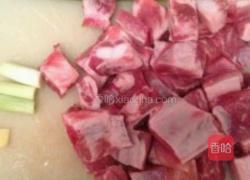 糖醋排骨的做法图解1