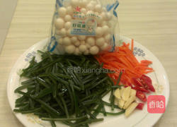 雪白菇炒海带丝的做法图解1