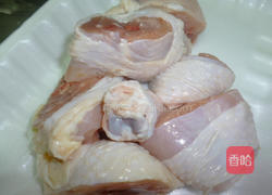 黄豆烧鸡腿的做法图解1