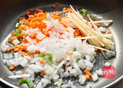焗烤牛肉粥南瓜盅的做法图解5