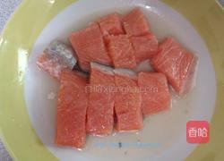 日式鲑鱼炒饭的做法图解1