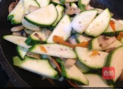 松露酱蘑菇节瓜的做法图解4