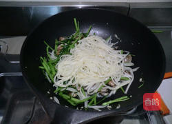 热炒店之蛤蜊炒面的做法图解2