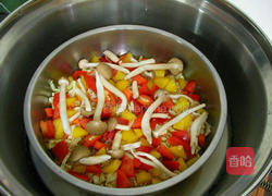 电锅蔬菜蛋炒饭的做法图解1