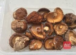 快速泡发香茹的做法图解3