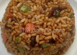 蔬菜丁酱油炒饭。