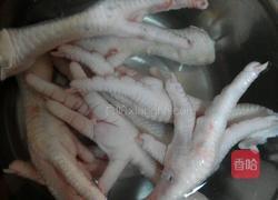 泡椒凤爪的做法图解1