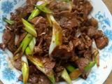 大葱爆羊肉。