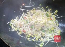 豆芽炒锦粉的做法图解2
