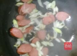 蒜苔烤肠肉的做法图解3