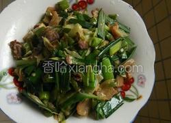 腊肉炒辣椒蒜苗 
