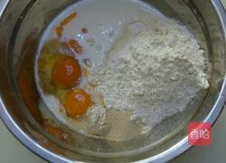  无油也能做出超软面包——蛋香面包的做法图解1