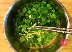 韭菜鸡蛋饼的做法图解4