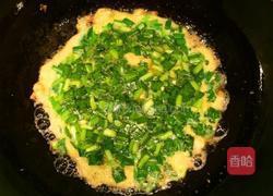 韭菜鸡蛋饼的做法图解6