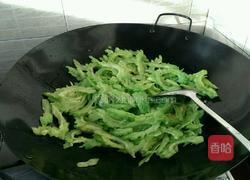 清炒苦瓜的做法图解2