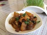 五花肉海脐子烧土豆的做法[图]