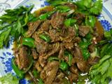 青椒烧鸽肉