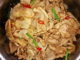 鸡腿菇炒肉片