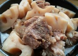 莲藕炖羊肉。
