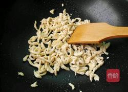 松子双椒鸡丝的做法图解4