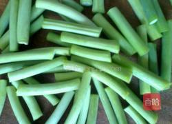 蒜苔炒肉的做法图解1