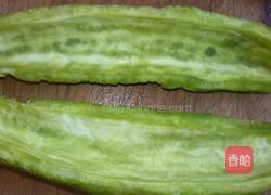 苦瓜炒鸡蛋的做法图解1