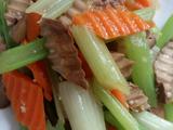 西芹凉拌干豆腐