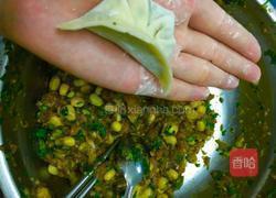 玉米香菜肉饺的做法图解8