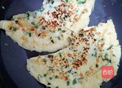 鸡蛋葱花饼。的做法图解3