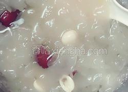 红枣莲子银耳汤