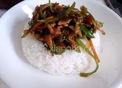 香辣肉丝盖饭