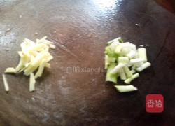 青椒炒肉丝的做法图解3