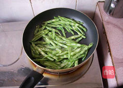 四季豆炒肉的做法图解3