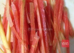胡萝卜炒黄豆芽的做法图解3
