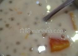 木瓜连子椰汁西米露