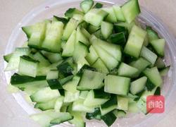 甜玉米炒青瓜腌鹑蛋的做法图解2