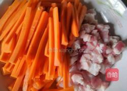 胡萝卜炒肉的做法图解1