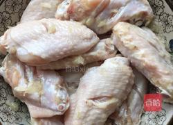 蒜香鸡翅的做法图解1