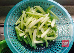 芹菜猪肉饺子！的做法图解1