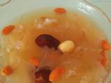银耳莲子羹
