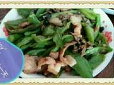 肉炒尖椒蘑菇