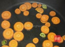 胡萝卜柿子土豆片的做法图解4