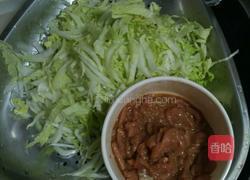 美丽姐之白菜肉丝，超入味的喔。的做法图解1