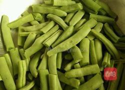 腌猪肉土豆烩豆角的做法图解2