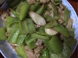 尖椒炒肉片