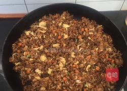酱油炒饭的做法图解4