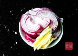 牛油果菌菇炒鸡胸肉的做法图解1