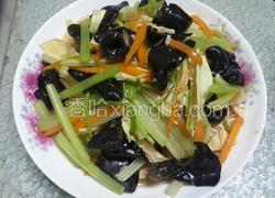 香芹木耳炒腐竹