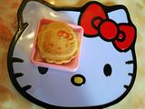 kitty 猫椰汁奶油蛋黄酱月饼